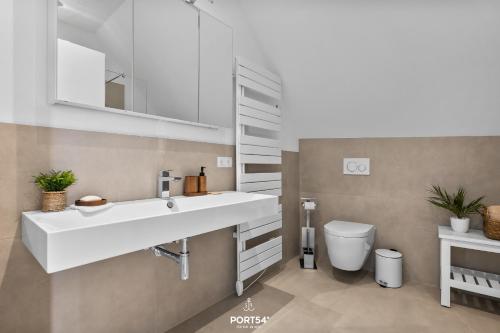 Apartment with Balcony image 1
