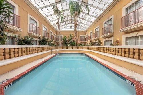 Best Western Plus Atrium Inn - image 13