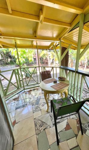 Balkong/terasse, Real Jamaica - 5 Cabins right beside the sea near Ian Fleming internasjonale lufthavn