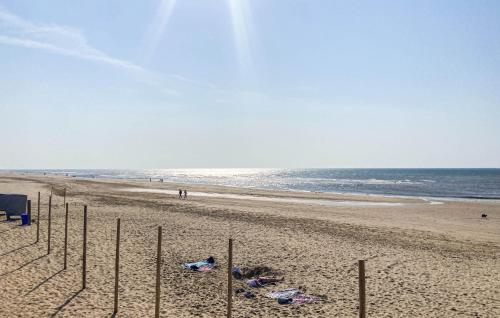 A szálláshely kívülről, 1 Bedroom Lovely Home In Heiloo in Vennewater