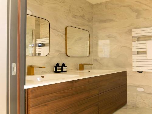 Elegant apartment - 2BR- 6P- Gare Saint Lazare - image 7
