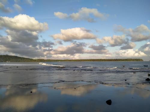 Lilys Nias Surf Camp in Botohilitano