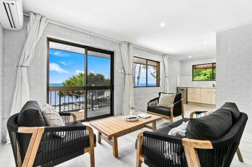Salt & Stone Villa on the beach - Villa 3, Burrum Heads (foto 2)