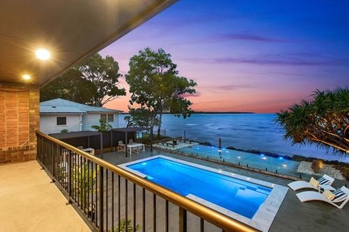 Salt & Stone Villa on the beach - Villa 3, Burrum Heads (foto 6)