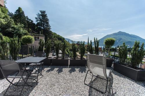 Superior One-Bedroom Apartment with Balcony