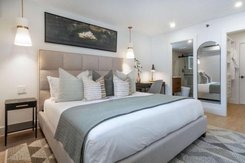 Brand New 2BR 2BA - AC Location Views! - image 4