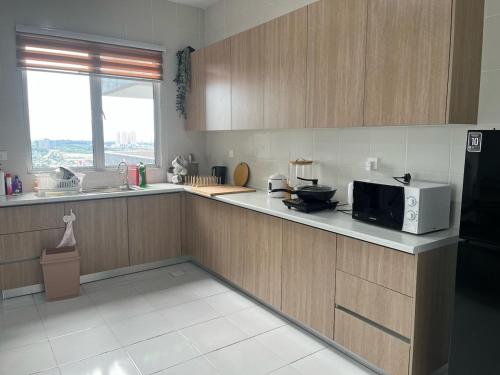 New! Modern 3BR Haven – Peaceful & Central - image 10