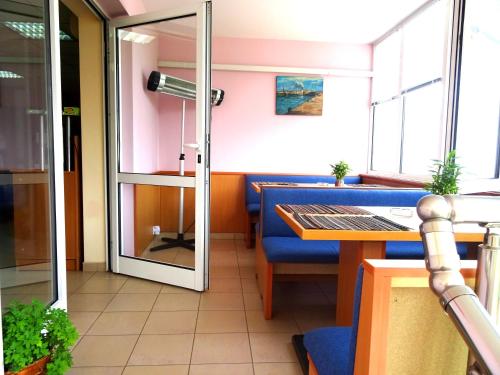 Family Hotel Dalis - image 12