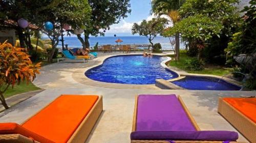 . Relax Beach Resort Candidasa