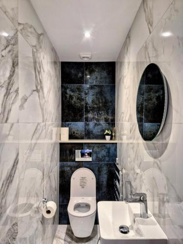 Stylish Three Bedroom Ensuite Duplex Apartment in West Hampstead, Londyn (zdjęcie 11)