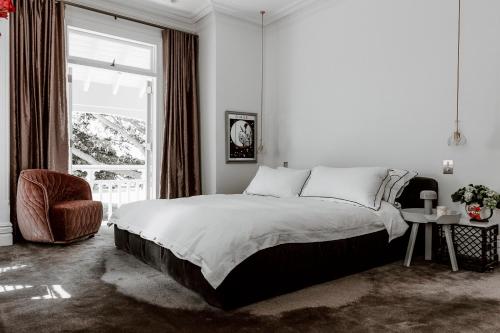 The Darling Private Oasis with Heated Magnesium Pool in Darling Point