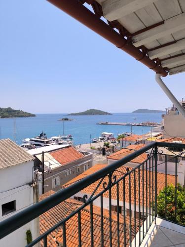 Superior Triple Room with Sea View image 7
