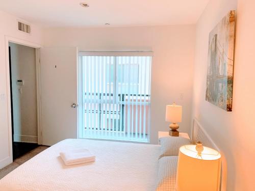 Western Lemon Grove near Hollywood Forever Cemetery