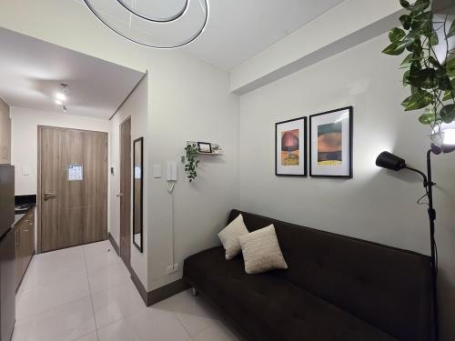 1BR Condotel with Balcony at FAME Residences #FM38-1, Manila