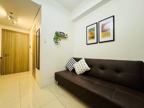 1BR Condotel with Balcony at FAME Residences #FM42-1, Manila