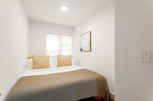Stylish 3BR 2BA East Village Apartment Steps from Tompkins Square Park, New York (Foto 7)