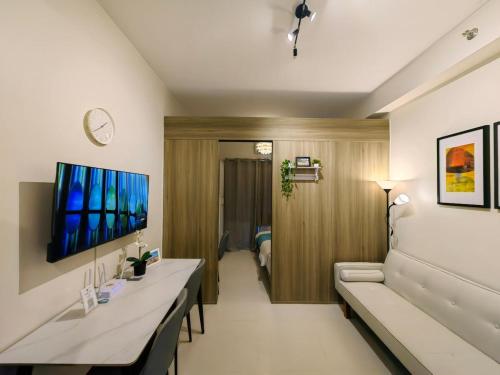 1BR Condotel with Balcony at FAME Residences #FM52-1, Manila