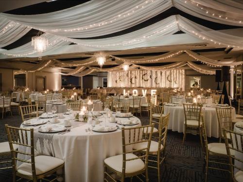 ห้องประชุม / บอลรูม, ควอลิตี้ อินน์ แอนด์ คอนเฟอเรนซ์ เซ็นเตอร์ คิงส์ตัน เซ็นทรัล (Quality Inn & Conference Centre Kingston Central) in คิงสตัน (ON)