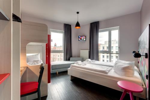 MEININGER Hotel Berlin Alexanderplatz - image 2