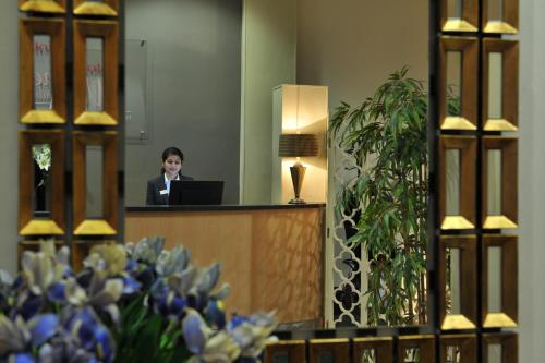 Antoinette Hotel Wimbledon - image 5