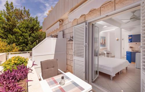 Apartments Mirela in Zavrelje