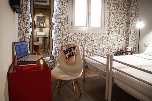 room00 Chueca Hostel Room Type - Double or Twin Room