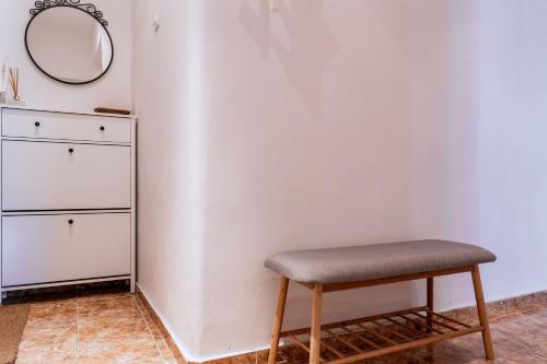 Teo's Cozy Top Central Apartment, София (фото 9)