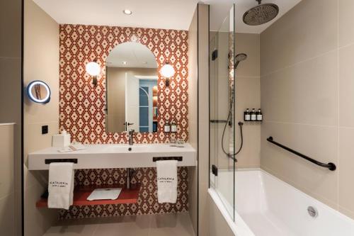 room detail thumbnail 2