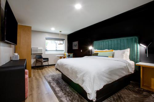 room detail thumbnail 0