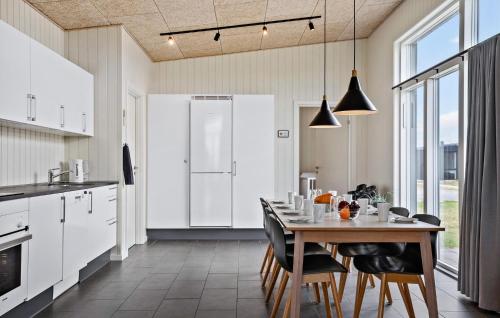 Kitchen, 4 Bedroom Beautiful Home In Ringkøbing near No Kirke