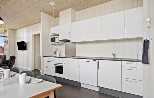 Kitchen, 4 Bedroom Beautiful Home In Ringkøbing near No Kirke