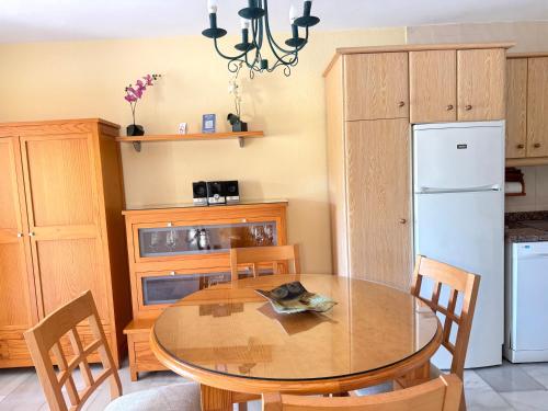 Classic One-Bedroom Apartment with Terrace image 6