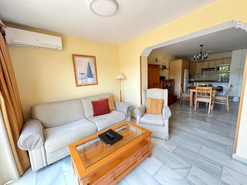Classic One-Bedroom Apartment with Terrace image 9