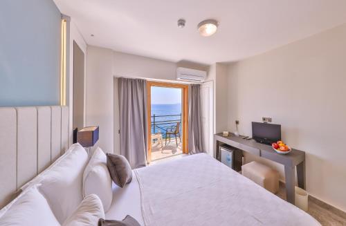 Suite with Sea View image 9