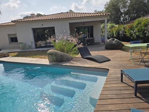 Maison climatisée de 3 chambres avec piscine privée gîte à louer Sotta