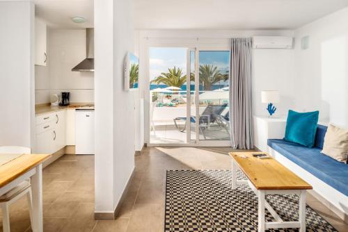 陽台/露台, Neptuno Suites - Adults Only in 特吉塞海岸