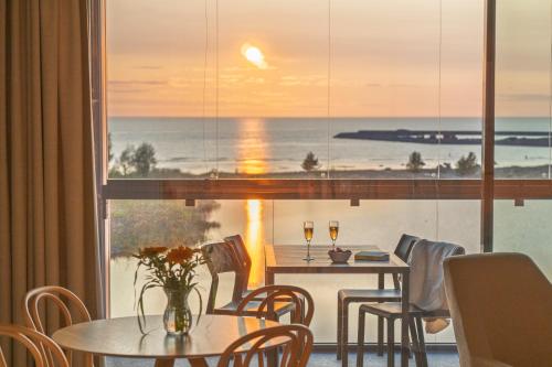 Rõdu/terrass, Marina Chalets Studios by Hiekka Booking - sisältää liinavaatteet ja loppusiivouksen (Marina Chalets Studios by Hiekka Booking - sisaltaa liinavaatteet ja loppusiivouksen) in Kalajoki