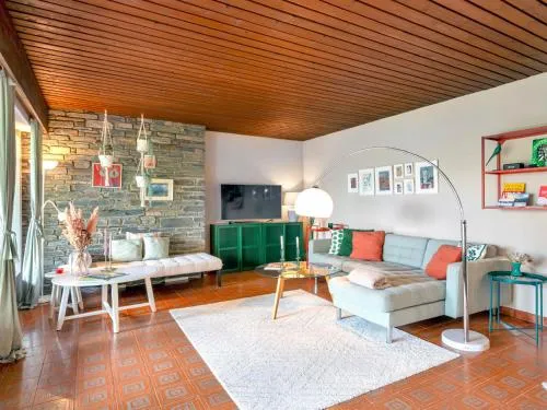 Gemütliche Ferienwohnung mit Terrasse und Seeblick in Velden am Wörthersee, Österreich