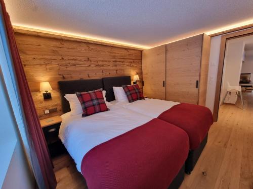 Riverside 2nd Floor South