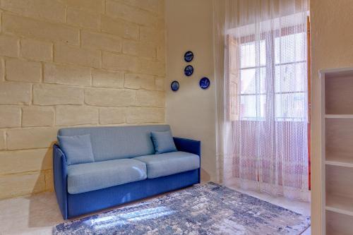 Traditional Maltese Townhouse Roof Terrace and Views - image 12
