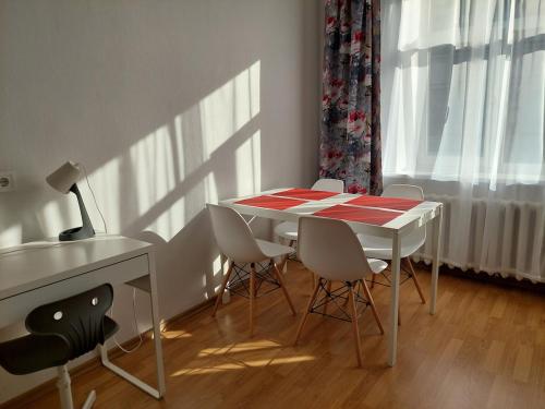 Lovely & sunny 2 rooms Free street parking, Riga (foto 8)