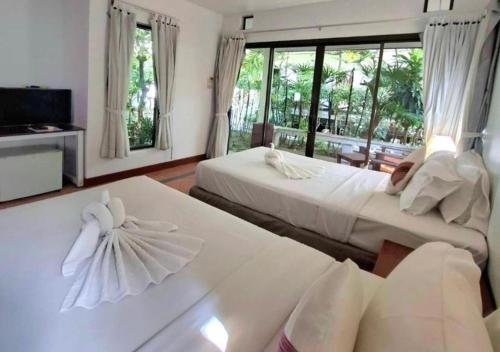 room detail thumbnail 1