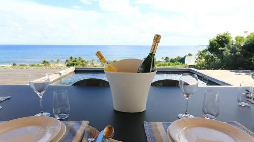 Striking Couples Villa Near Toiny Beach - Location, gîte - Toiny