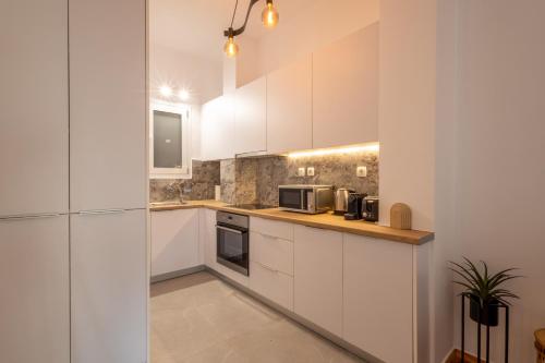 Fresh 2 bdrm Apt in Koukaki - image 9