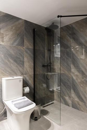 Fresh 2 bdrm Apt in Koukaki - image 11