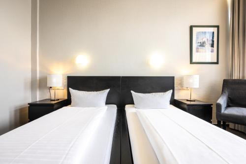 Double or Twin Room image 2