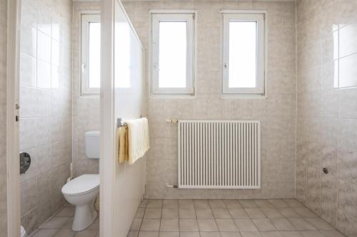 Double or Twin Room image 6