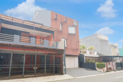 Foto - Hotel O Pondok Indah Near Gandaria City Formerly Odori Residence