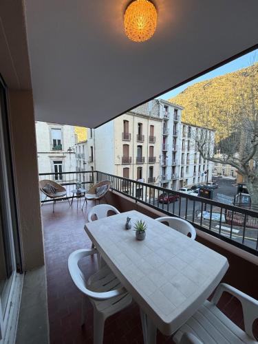 Studio tout équipé face aux thermes (Studio tout equipe face aux thermes) in Arles-sur-Tech