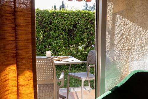 Lou Paradou - image 9